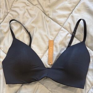 SKIMS - Wireless Form T-Shirt Bra - 34D- Onyx